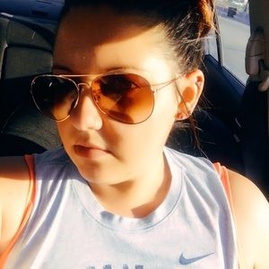 Meet your Posher, Summer